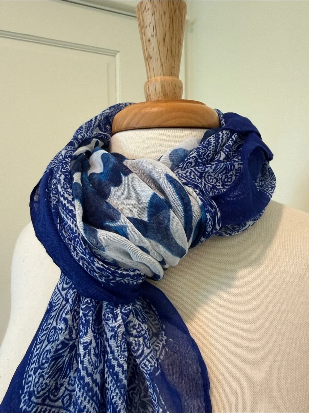 Lightweight Blue Patterned Women's Scarf